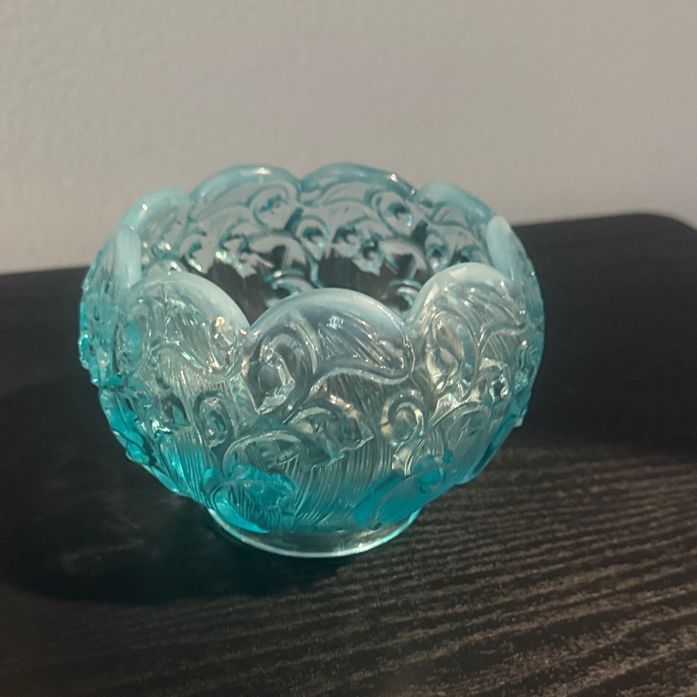 Fenton 5” ScallopedRose Bowl